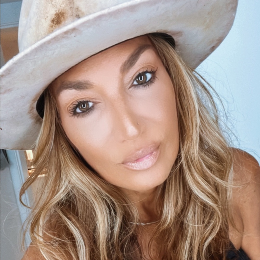 Meet your Posher, Sailly